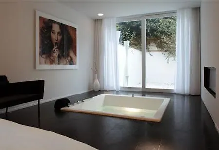 Hotel Maison Delaneau 4*